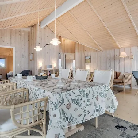 Nyaraló Bruse - 200m From The Sea By Interhome