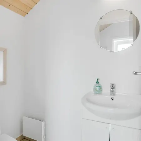 Bruse - 200m From The Sea By Interhome Nyaraló *